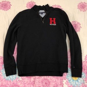 TOMMY HILFIGER sweater.
